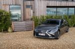 Lexus LS500h AWD 2018 года (UK)